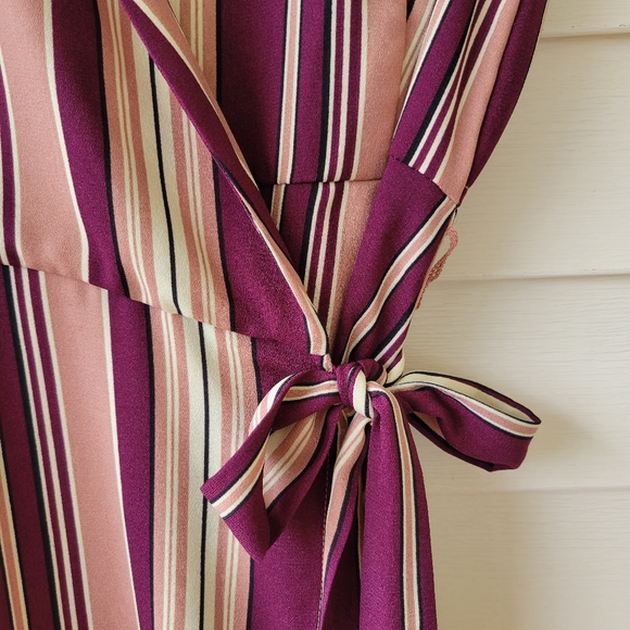 Casual Wraparound Striped Sleeveless Dress Size: M - Picture 5 of 14